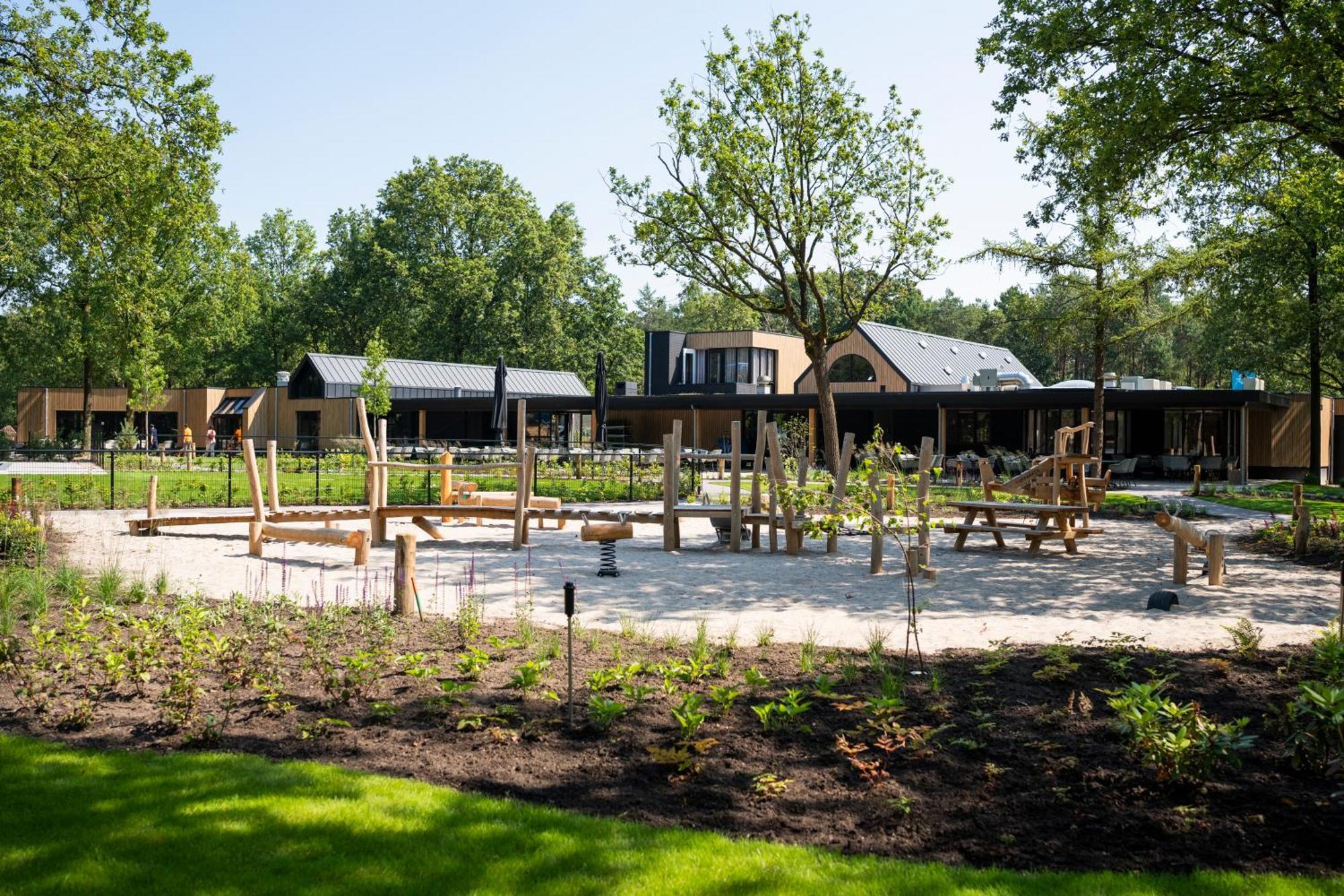 Topparken - Resort De Brabantse Kempen Lage Mierde Exterior foto